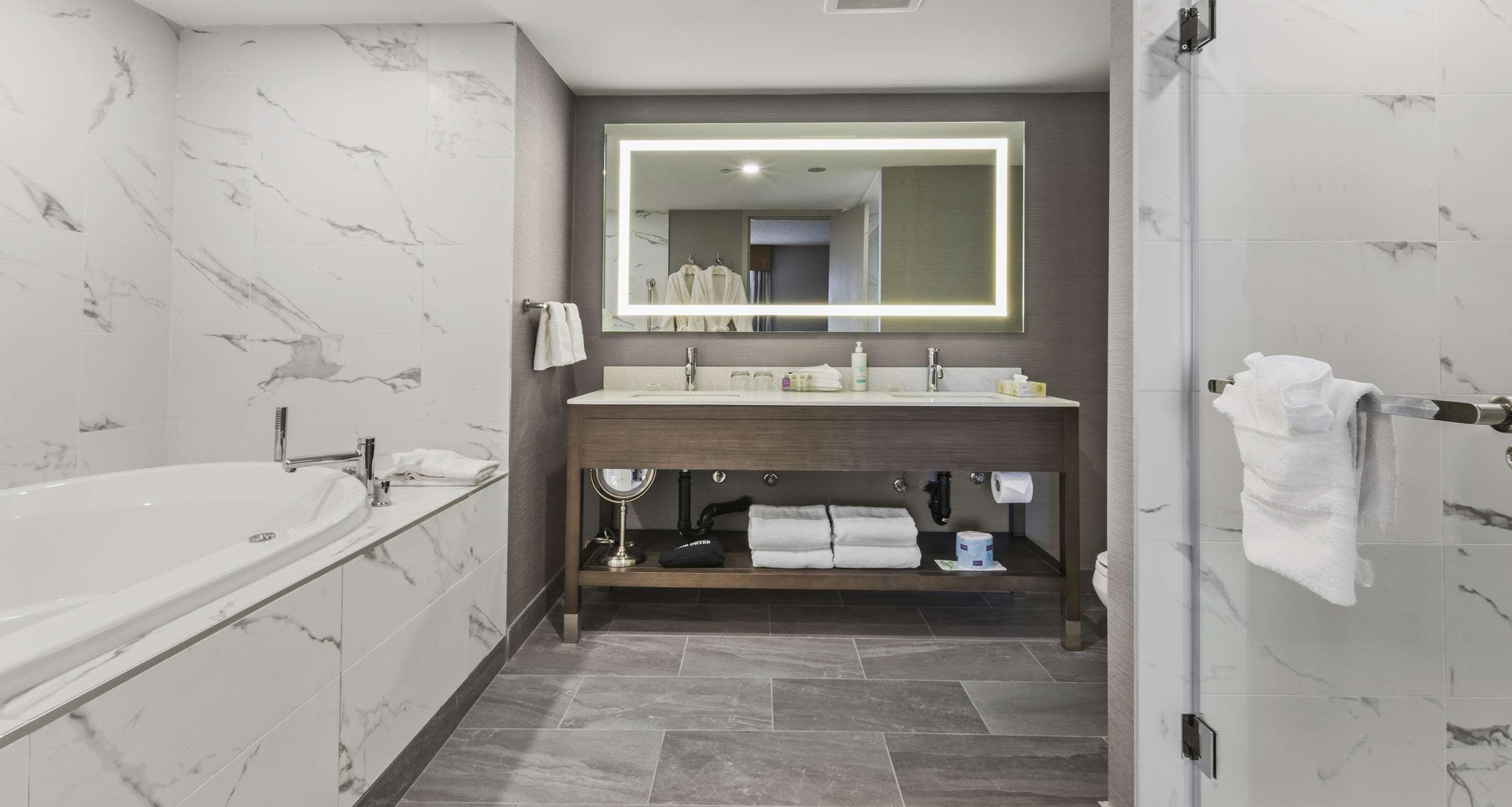 Western Premier Plaza & Conference Centre Hotel