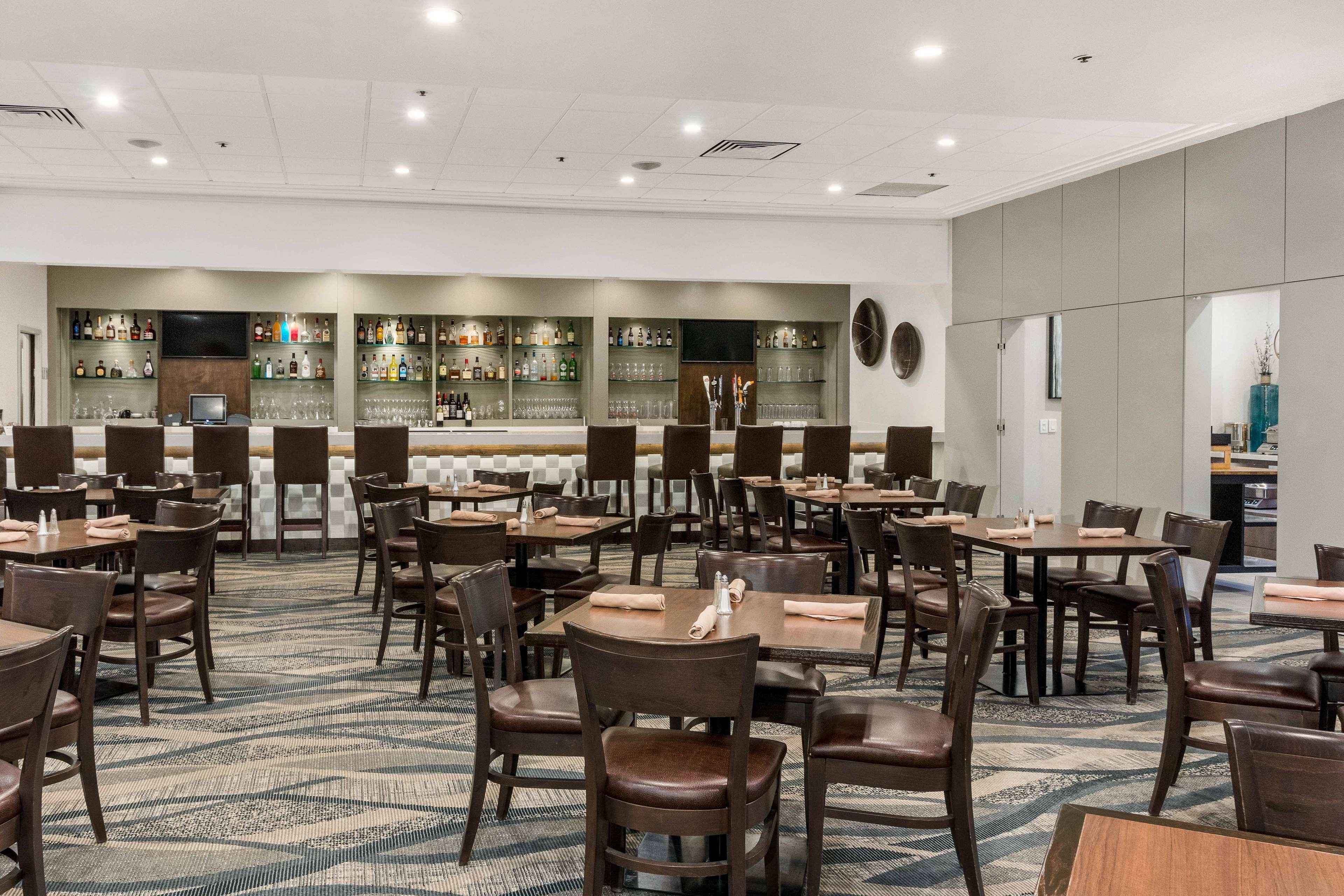 Western Premier Plaza & Conference Centre Hotel 4*