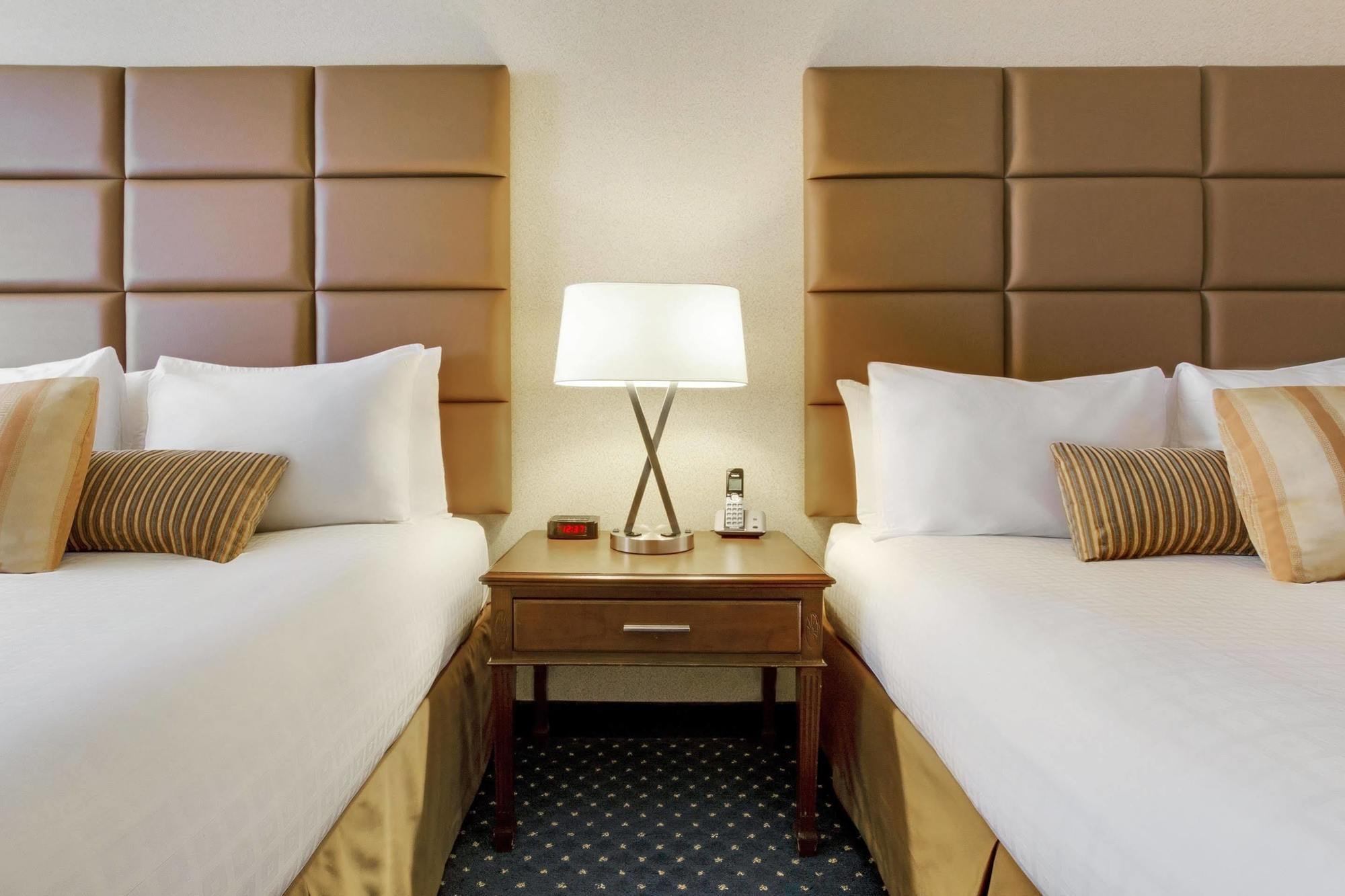 Western Premier Plaza & Conference Centre Hotel Calgary